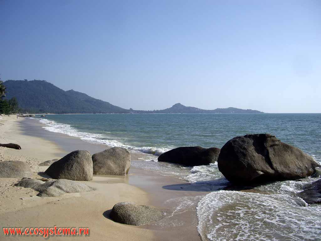 The sandy beaches of Samui island (Coconut island). Indochinese Peninsula, Thailand