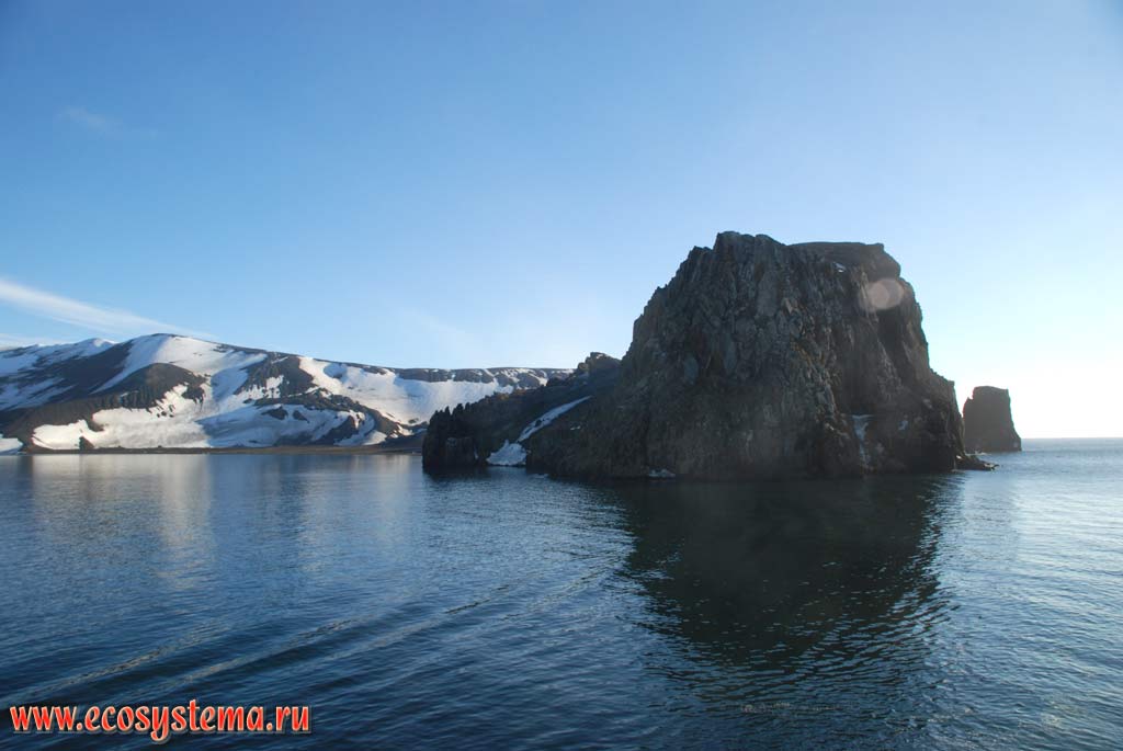 Скалы острова Десепшн, Южные Шетландские острова,
море Скотта, Западная Антарктика
