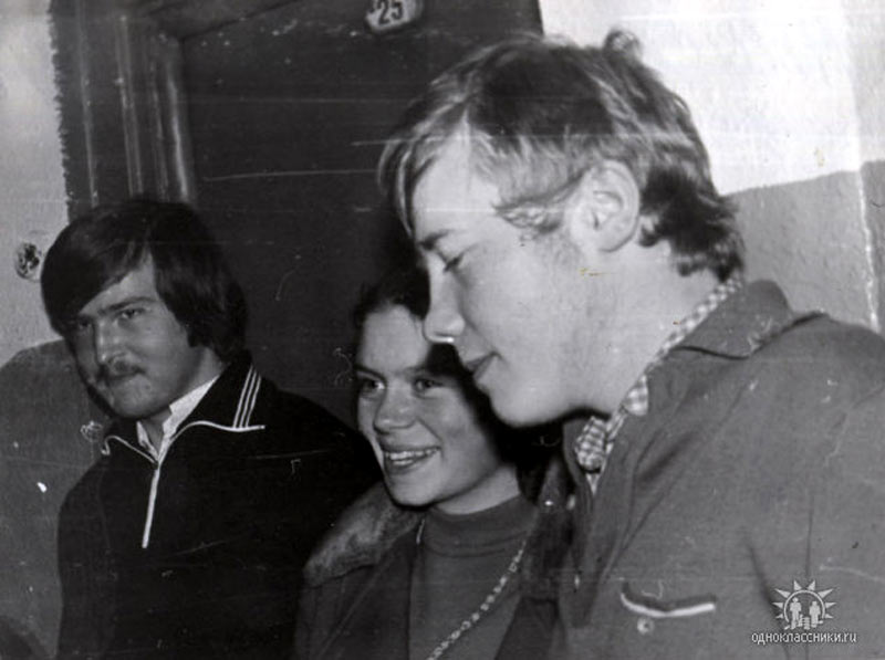 Ноябрь 1977 г., проводы А.Анисимова в армию. На фото Е.Преображенская, Виктор Шпилёв