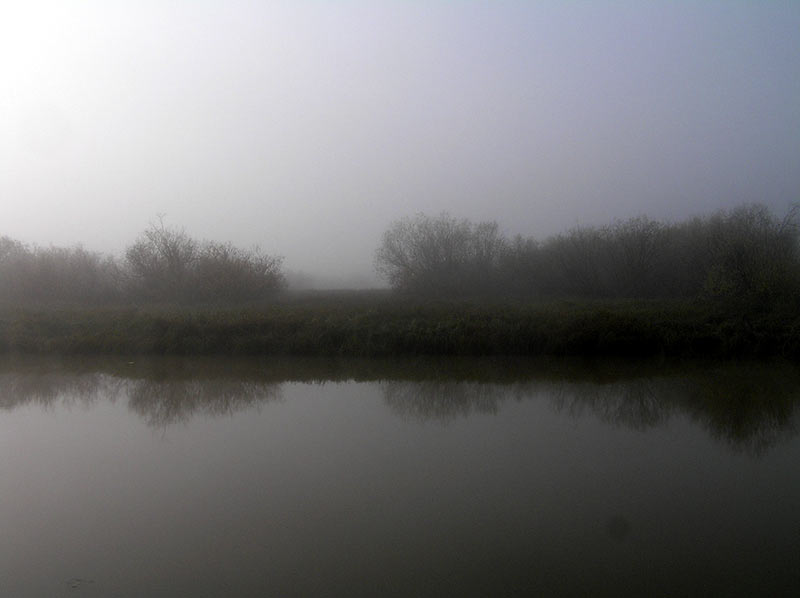 Осенняя река в тумане
