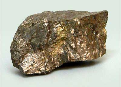 Пентландит, или железо-никелевый колчедан — (Fe, Ni)9S8