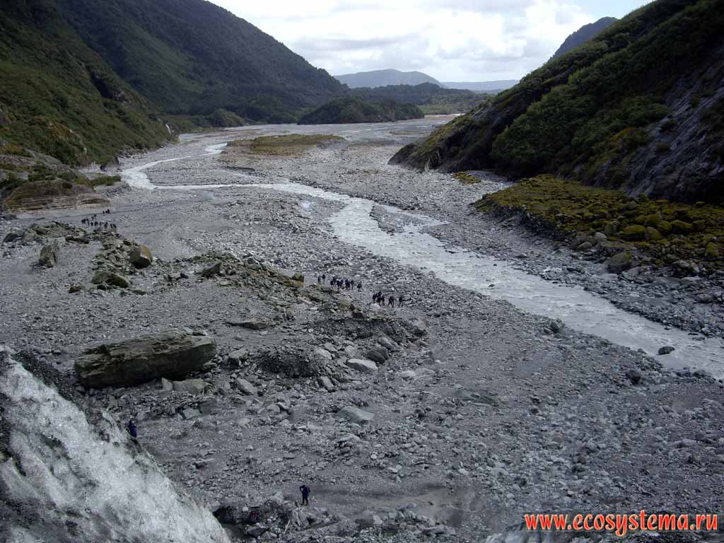 Waiho river, flowing from the France Joseph Glacier. View from the glacier.
West-coast region, western coast of the South Island, New Zealand