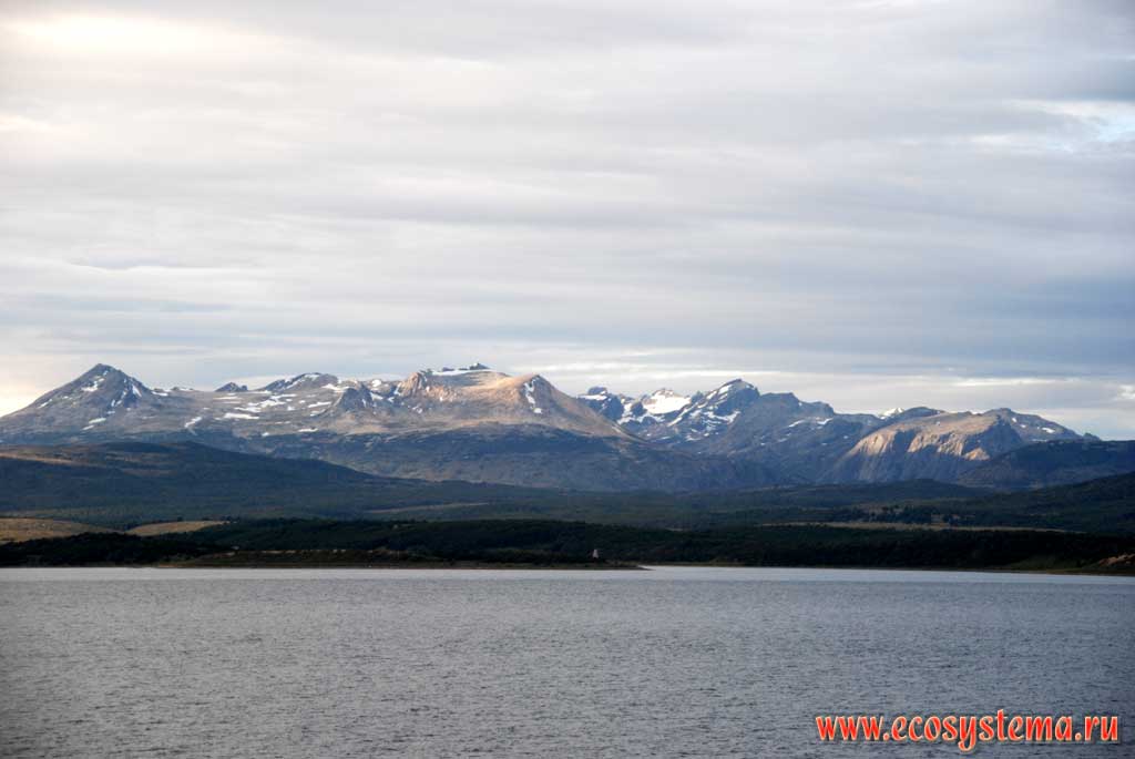 South islands of the Land of Fire (Tierra del Fuego) Archipelago - is the prolongation of the Patagonian Andes (Patagonian plateau).
View from the Beagle Channel - the strait separating Tierra del Fuego Archipelago and South America continent.