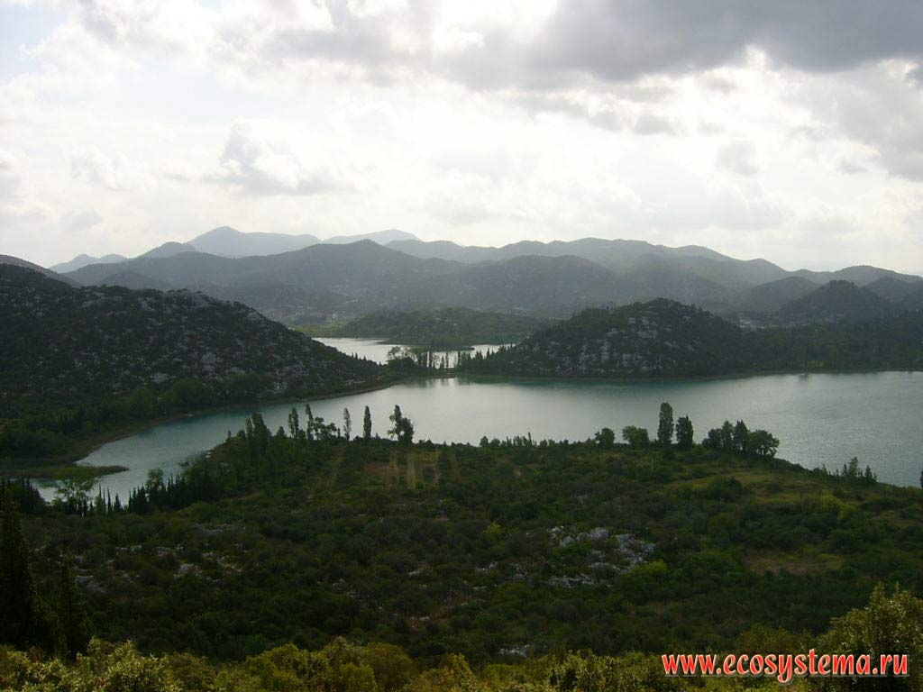 Бачинские озера (недалеко от города Плоче). Средиземноморье, Балканский полуостров, Южная Далмация, Хорватия