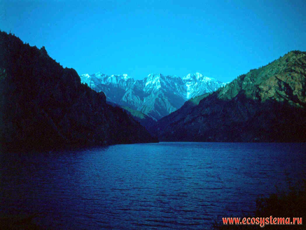 Западный ТяньШань. Озеро Сары-Челек. 